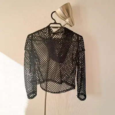 Polerón de malla negro con capucha - miniatura 2