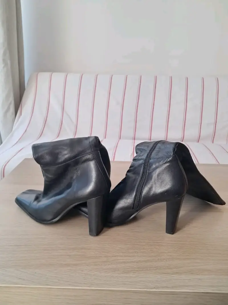 Botas de cuero negras con tacón alto - 3