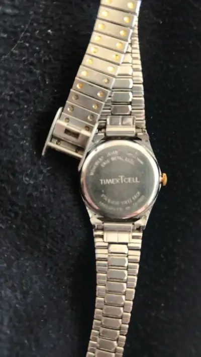 Reloj Timex Quarz vintage para mujer - miniatura 3