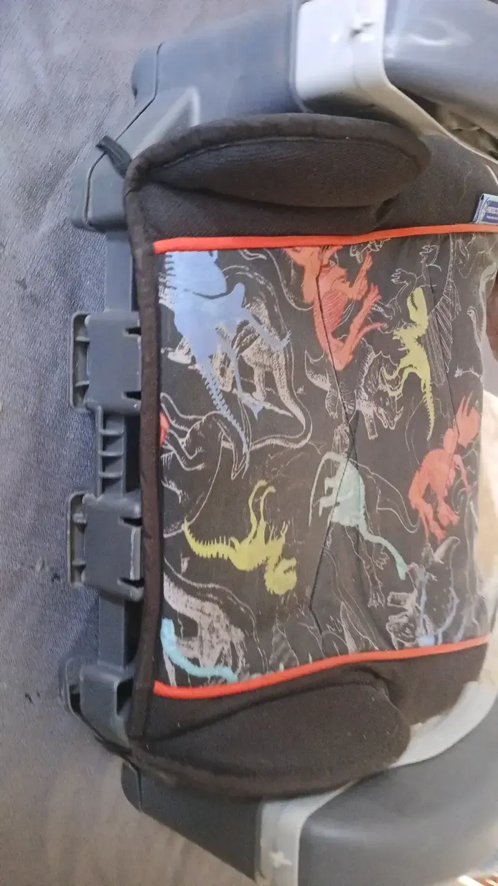 Asiento elevador para niños Graco con diseño de dinosaurios - 3