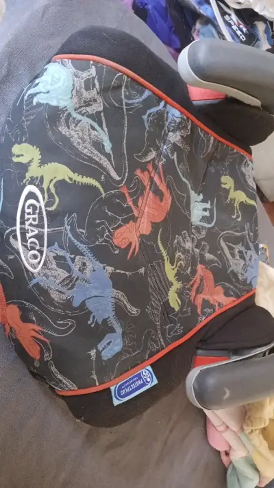 Asiento elevador para niños Graco con diseño de dinosaurios - miniatura 5