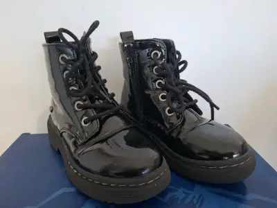Botas negras de charol para niñas Bubblegummers - miniatura 1