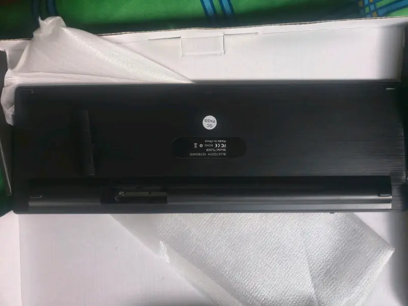 Teclado inalámbrico Bluetooth Tecnolab con touchpad - 2