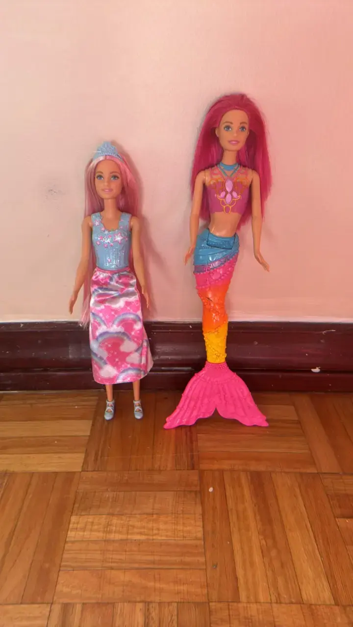 Muñecas Barbie sirena y princesa con cabello rosa - 1