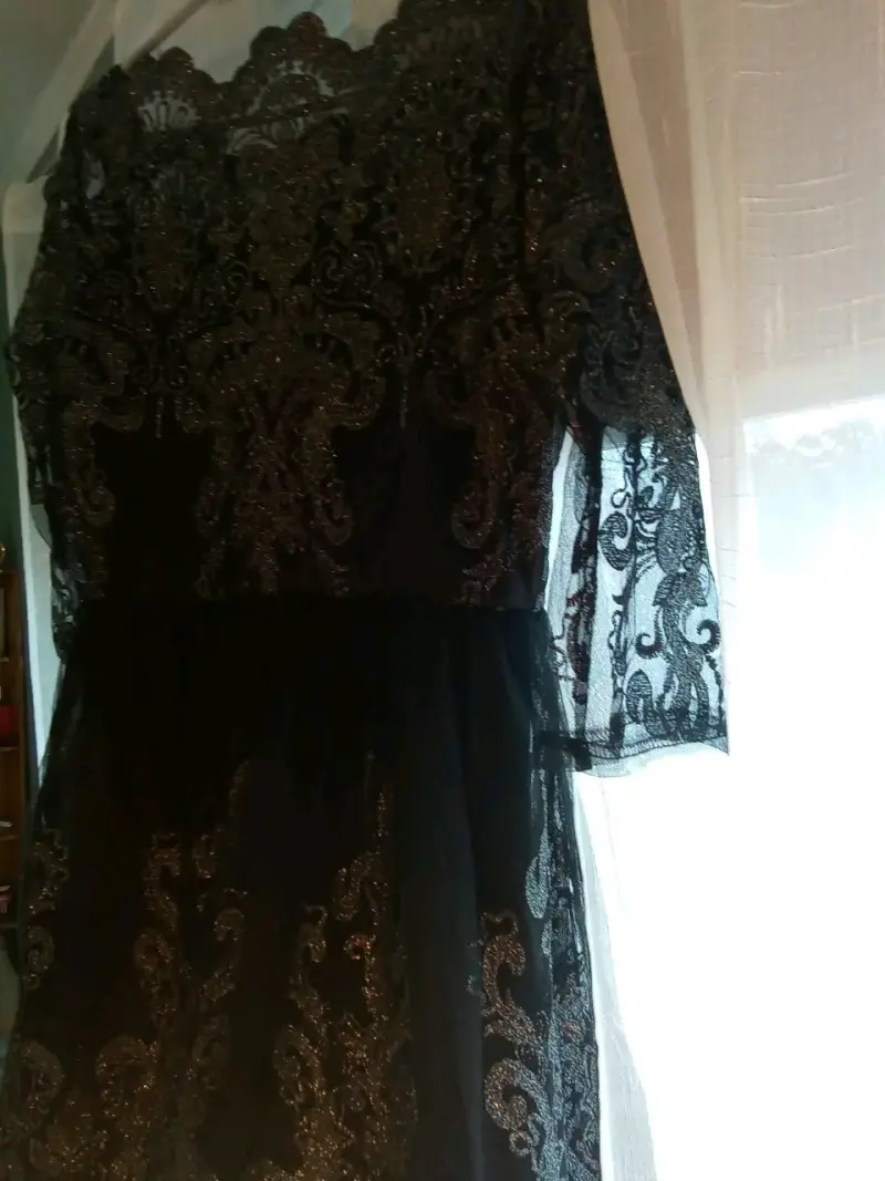 Vestido de encaje negro elegante - 2