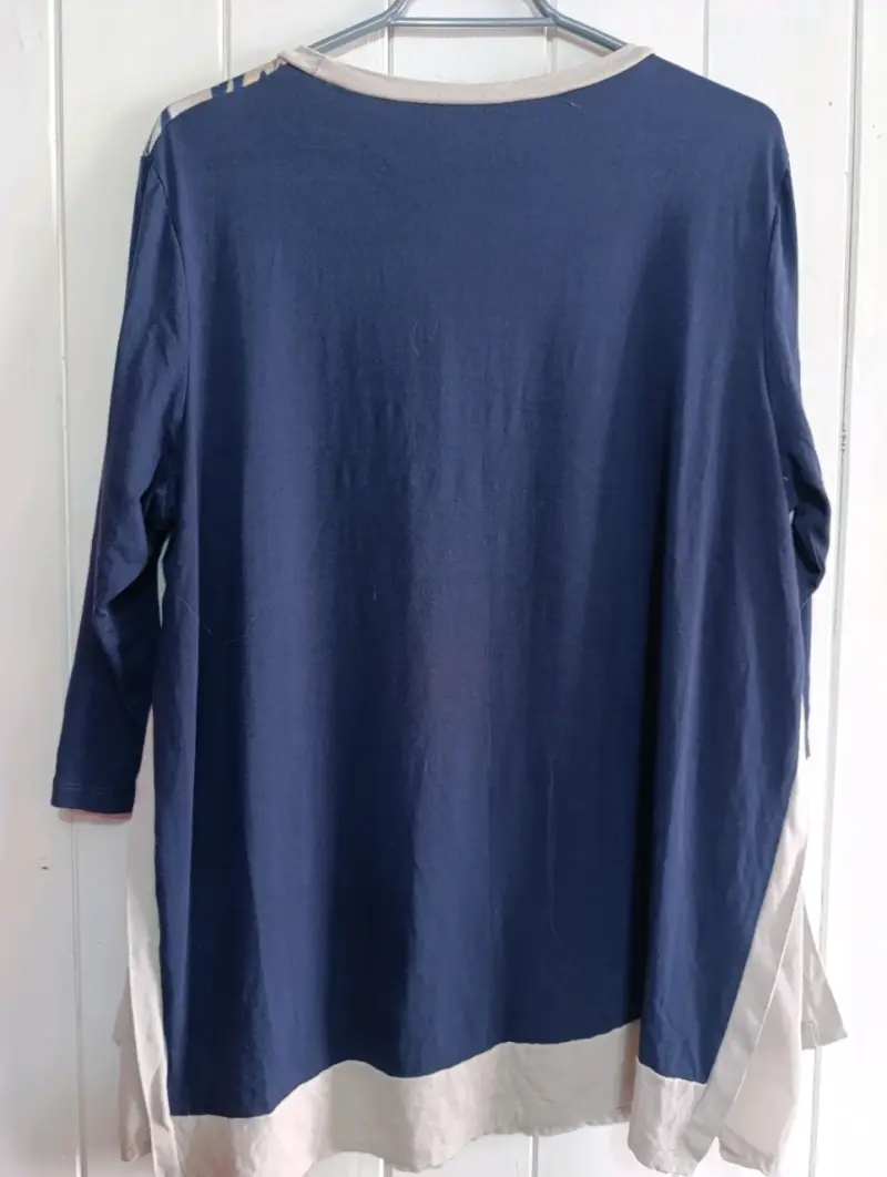 Polera estampada de manga 3/4 azul y beige - 3