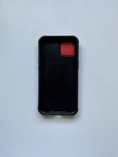 Carcasa roja para iPhone 13/14 con tapa deslizan - miniatura 3