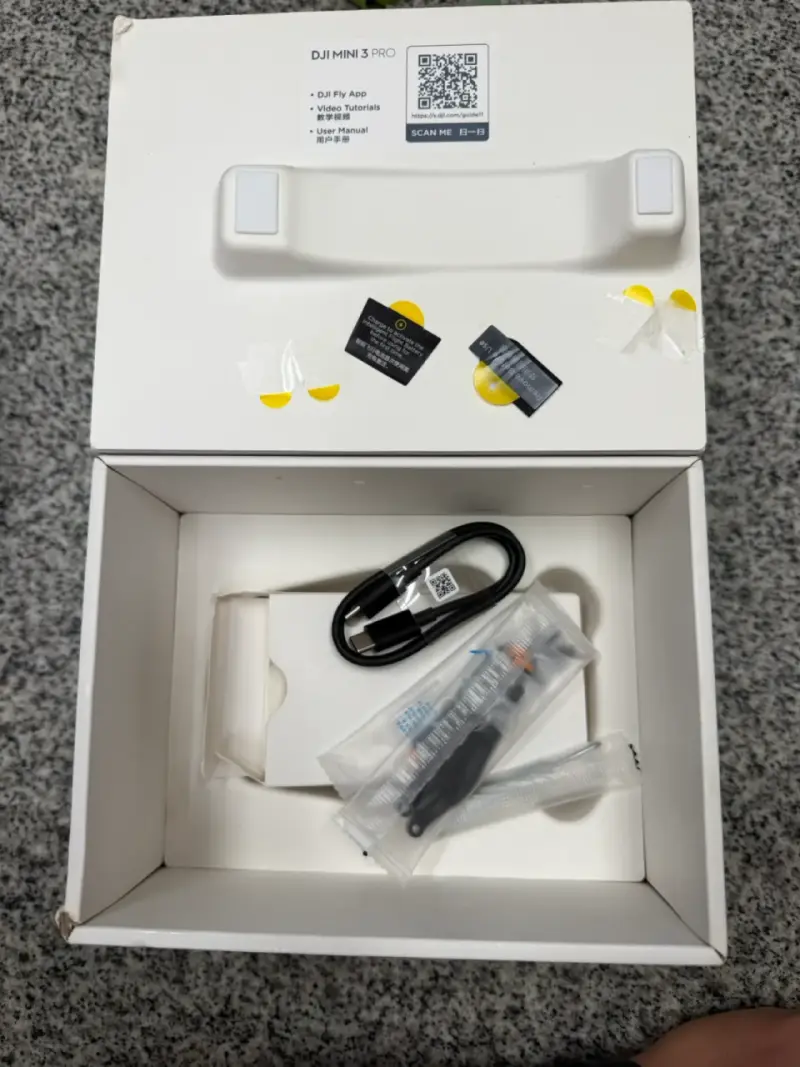 Drone DJI Mini 3 Pro con Control Remoto - 2