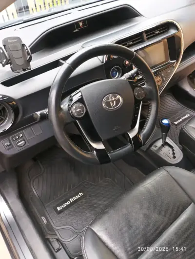 Toyota Prius C 2019 Automatico Híbrido - miniatura 1
