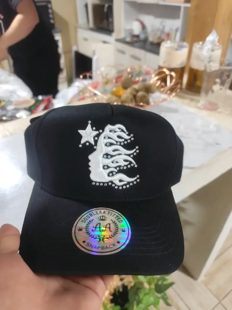 Gorra Snapback Negra Diseño de Estrella y Llamas - 2