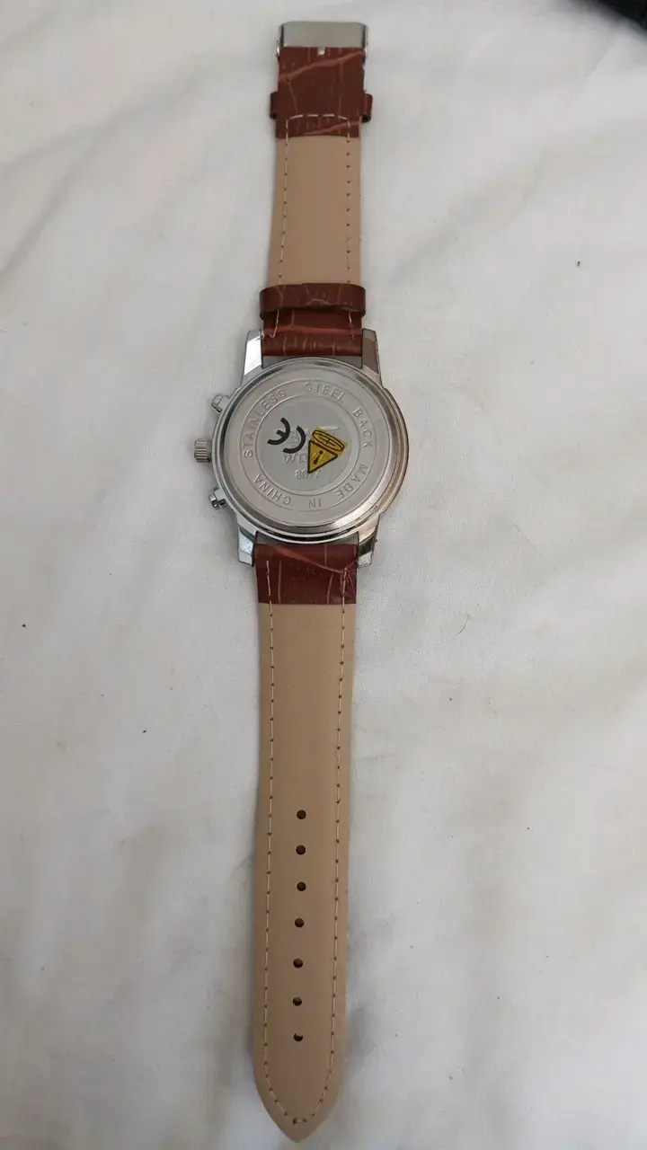 Reloj de pulsera Yoki con correa de cuero marrón - 2