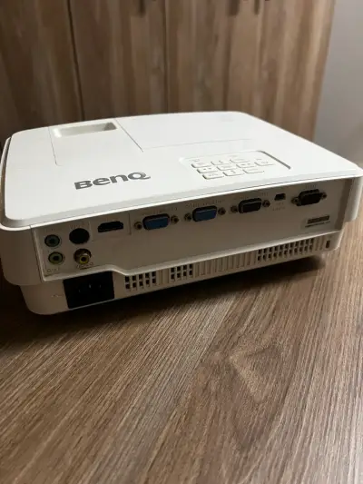 Proyector BenQ con control remoto - miniatura 2