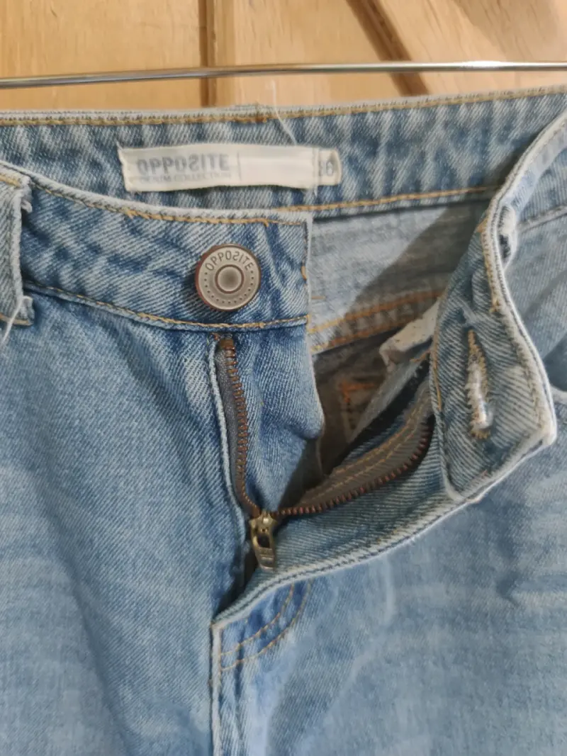 Jeans de mezclilla rasgados para mujer Opposite 36 - 3