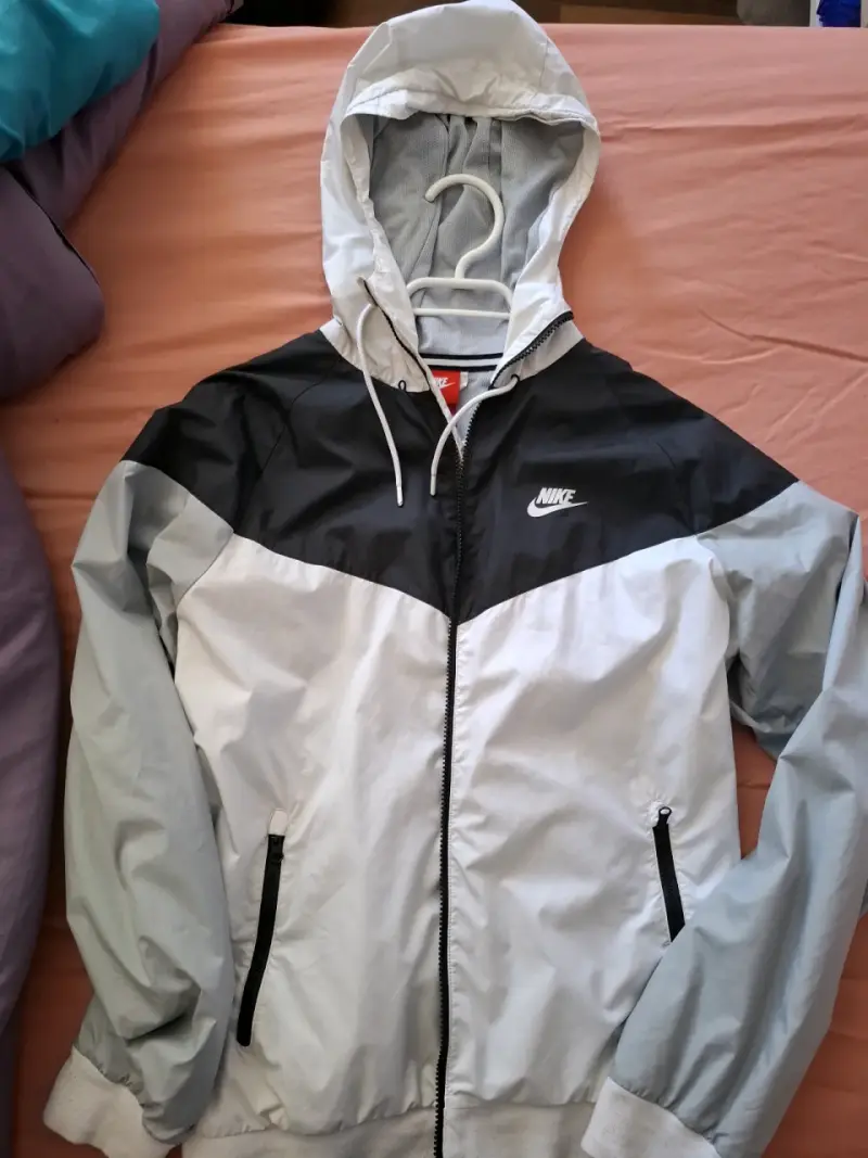 Cortaviento Nike con capucha para hombre - 1