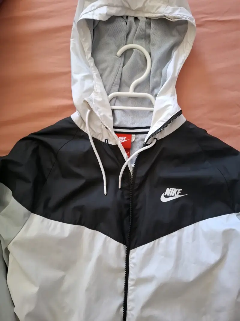 Cortaviento Nike con capucha para hombre - 2