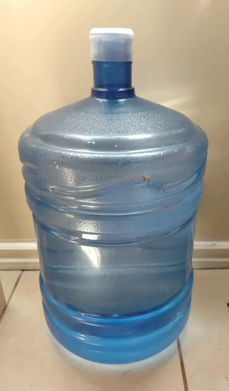 Dispensador de Agua con Bidón + recarga - 2