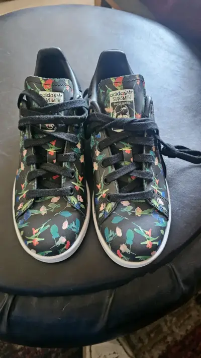 Zapatillas Adidas Stan Smith florales para mujer - miniatura 1