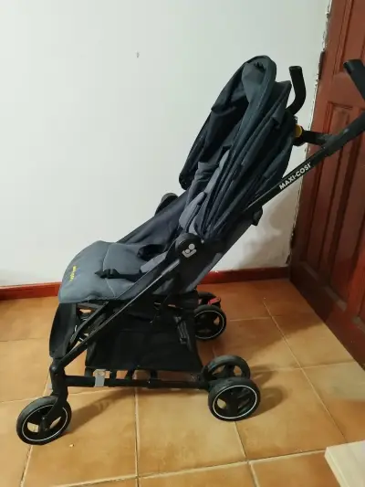 Coche de paseo Maxi-Cosi plegable gris - miniatura 2