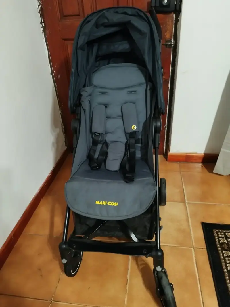 Coche de paseo Maxi-Cosi plegable gris - 3