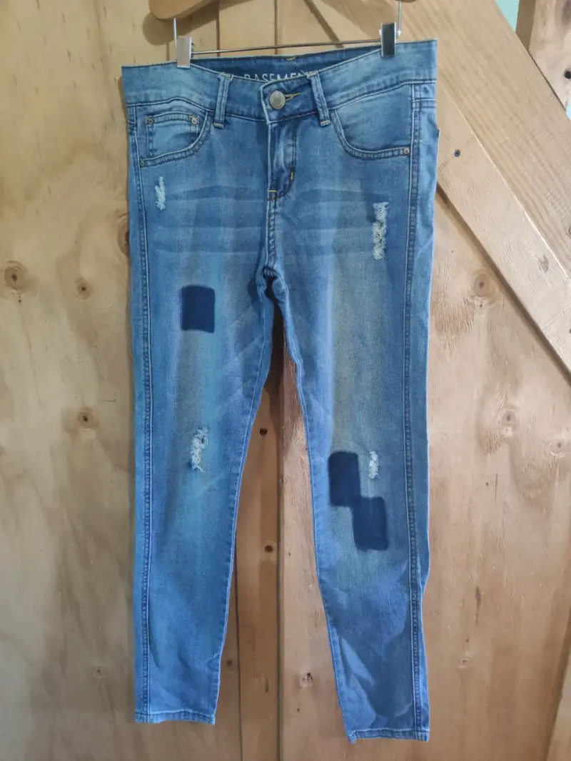 Jeans de mezclilla desgastados Basement para mujer - 1