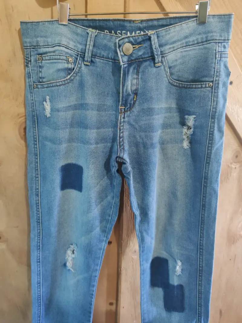 Jeans de mezclilla desgastados Basement para mujer - 2