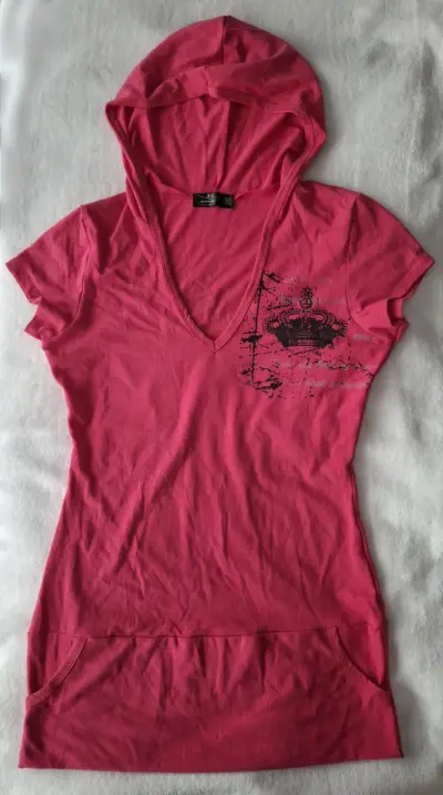 Polera Grafica Y2K Fucsia - miniatura 1