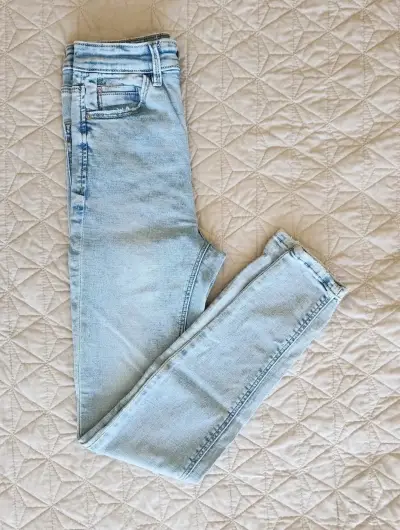 Jeans skinny Stradivarius talla 32 - miniatura 1