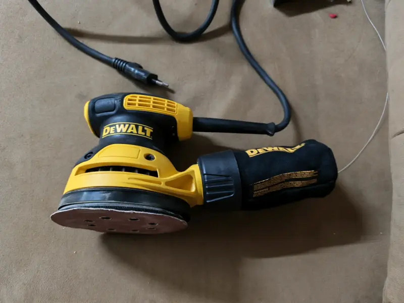 Lijadora Orbital DeWalt con Bolsa Colectora - 2