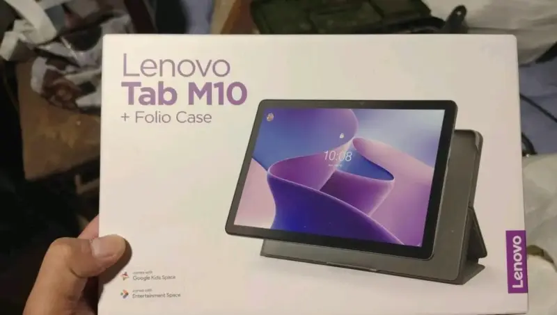Tablet Lenovo Tab M10 3ra Gen con Funda - 1