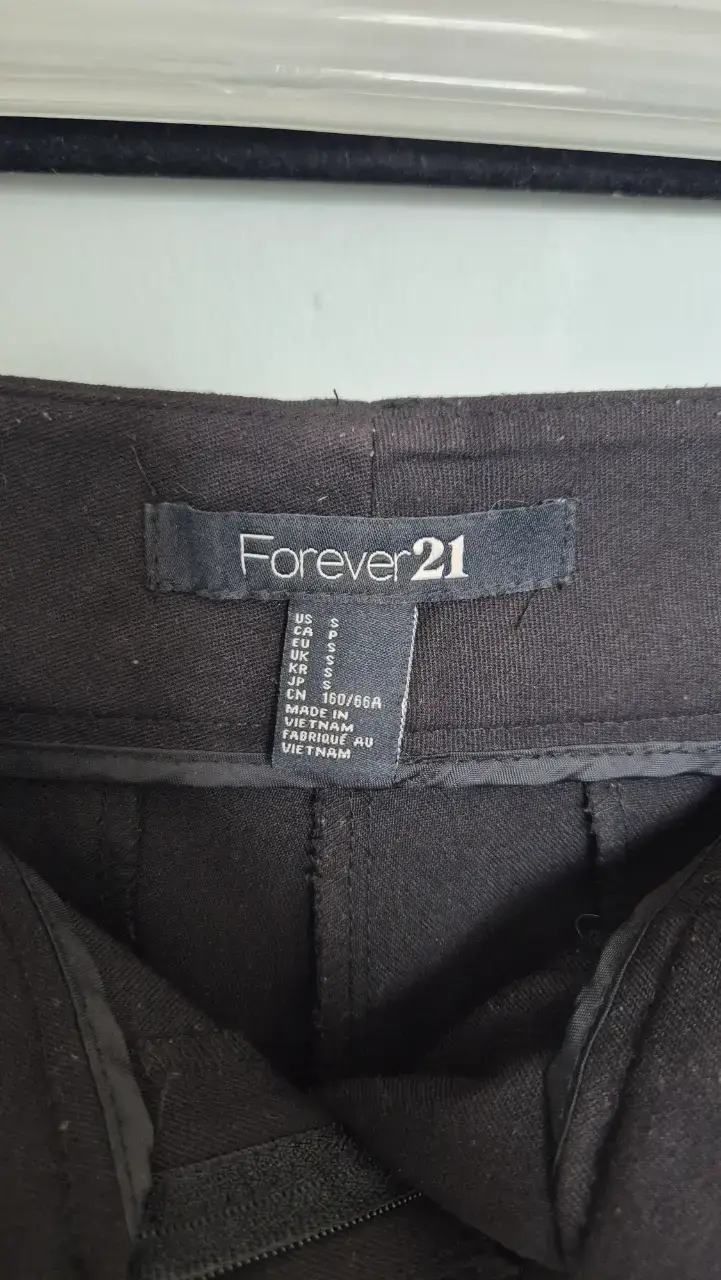 Shorts negros Forever21, talla S - 2