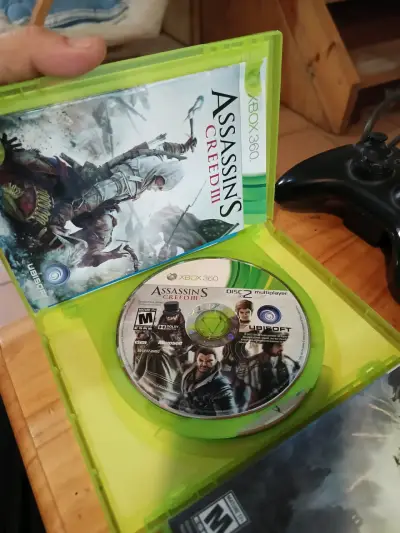 Consola Xbox 360 con 4 juegos y 2 controles - miniatura 6