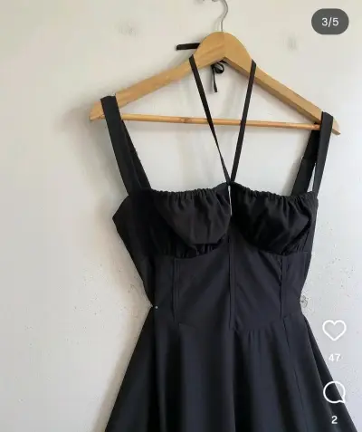 Vestido largo negro Satín de diseño independiente - miniatura 2