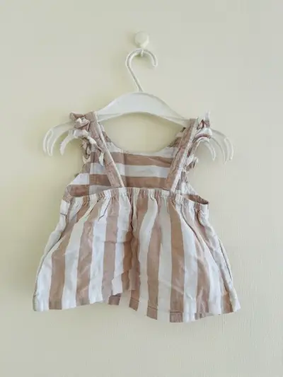 Conjunto de bebé a rayas Carter's 6 meses de niña - miniatura 2