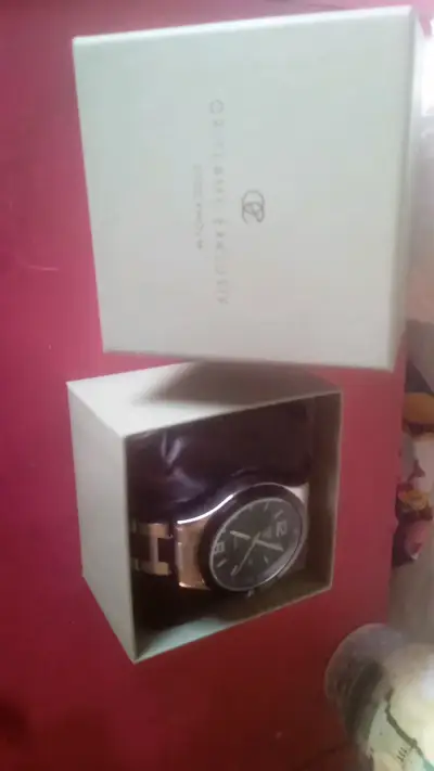 Reloj de Pulsera Elegante con Caja Original - miniatura 1