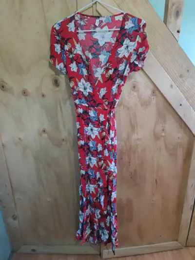 Vestido tipo pareo largo floral rojo para mujer - miniatura 1