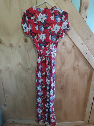 Vestido tipo pareo largo floral rojo para mujer - miniatura 2