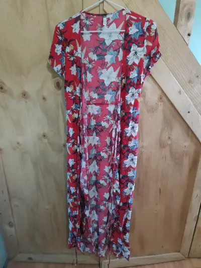 Vestido tipo pareo largo floral rojo para mujer - miniatura 3