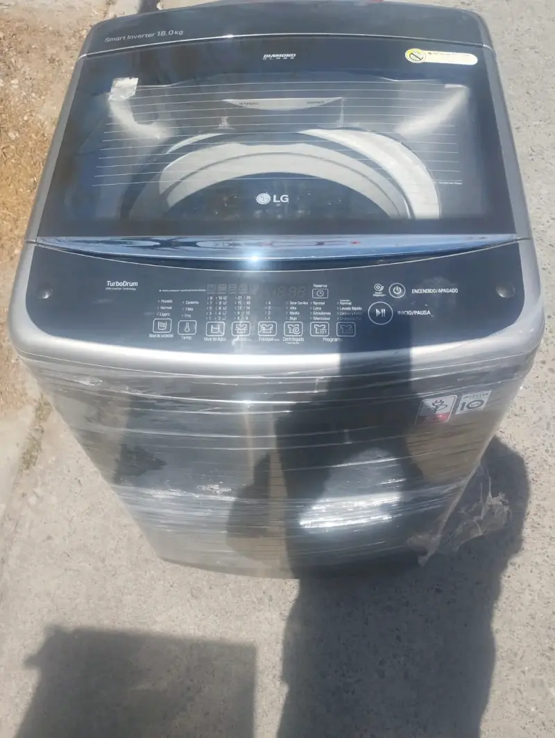 Lavadora LG Smart Inverter 18 kg - 1