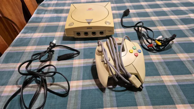 Consola Sega Dreamcast es de 110v nesecita transfo - 1