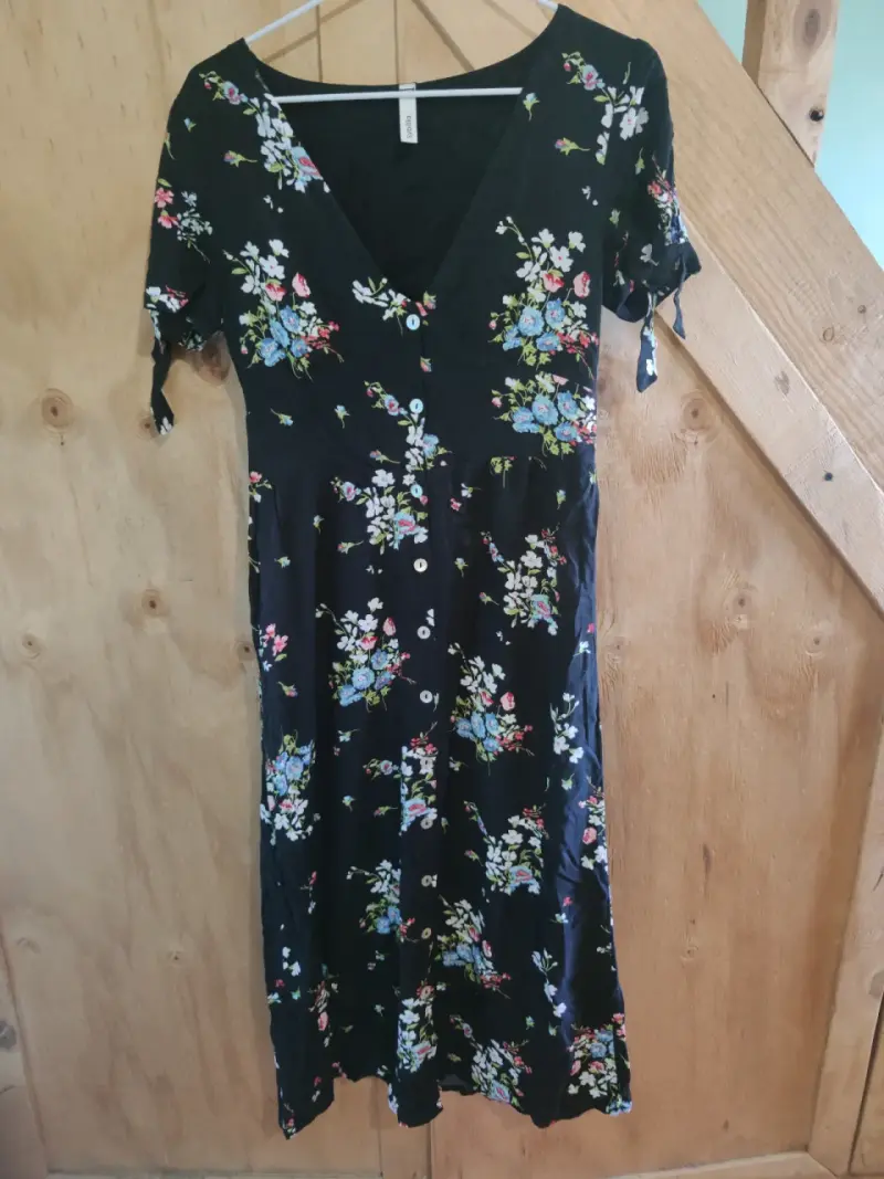 Vestido largo floral negro con botones talla XS - 1