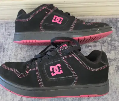 Zapatillas DC negras con detalles rosados - miniatura 2