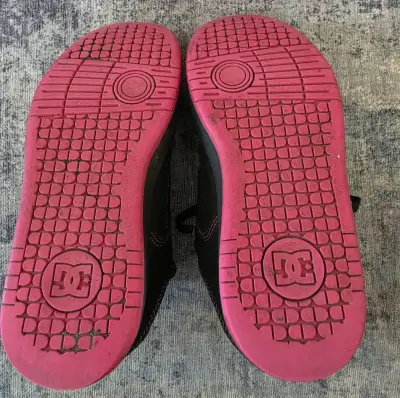 Zapatillas DC negras con detalles rosados - miniatura 3