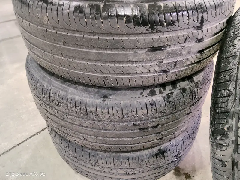Juego de 4 neumáticos usados Kumho Solus - 4