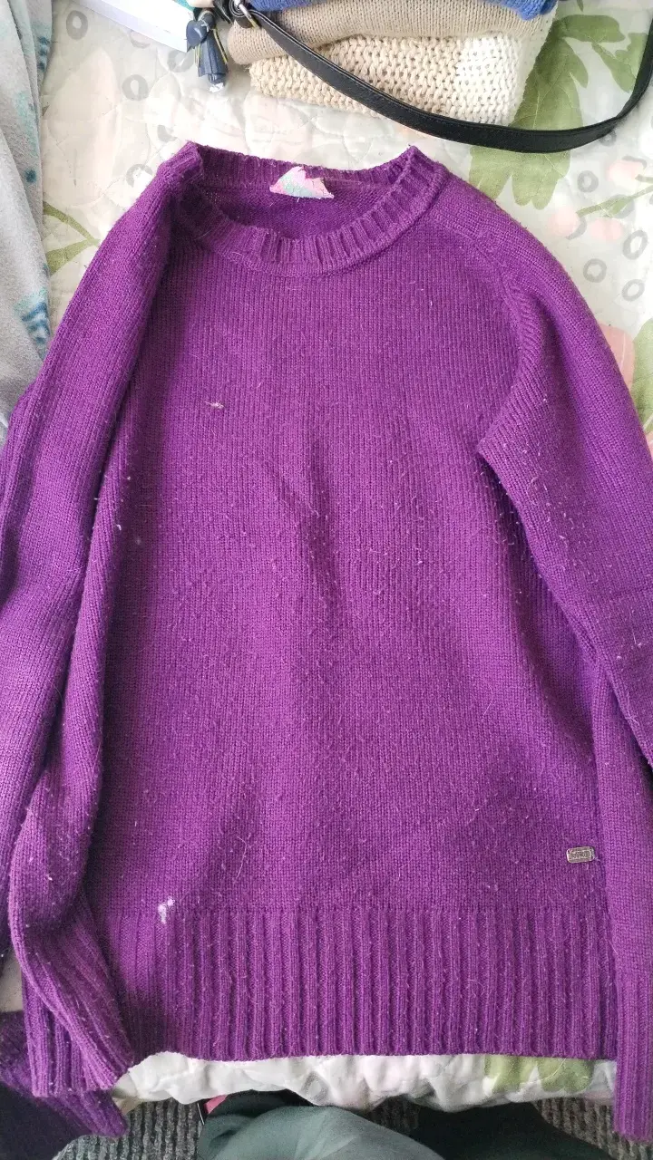 Suéter morado de lana para mujer