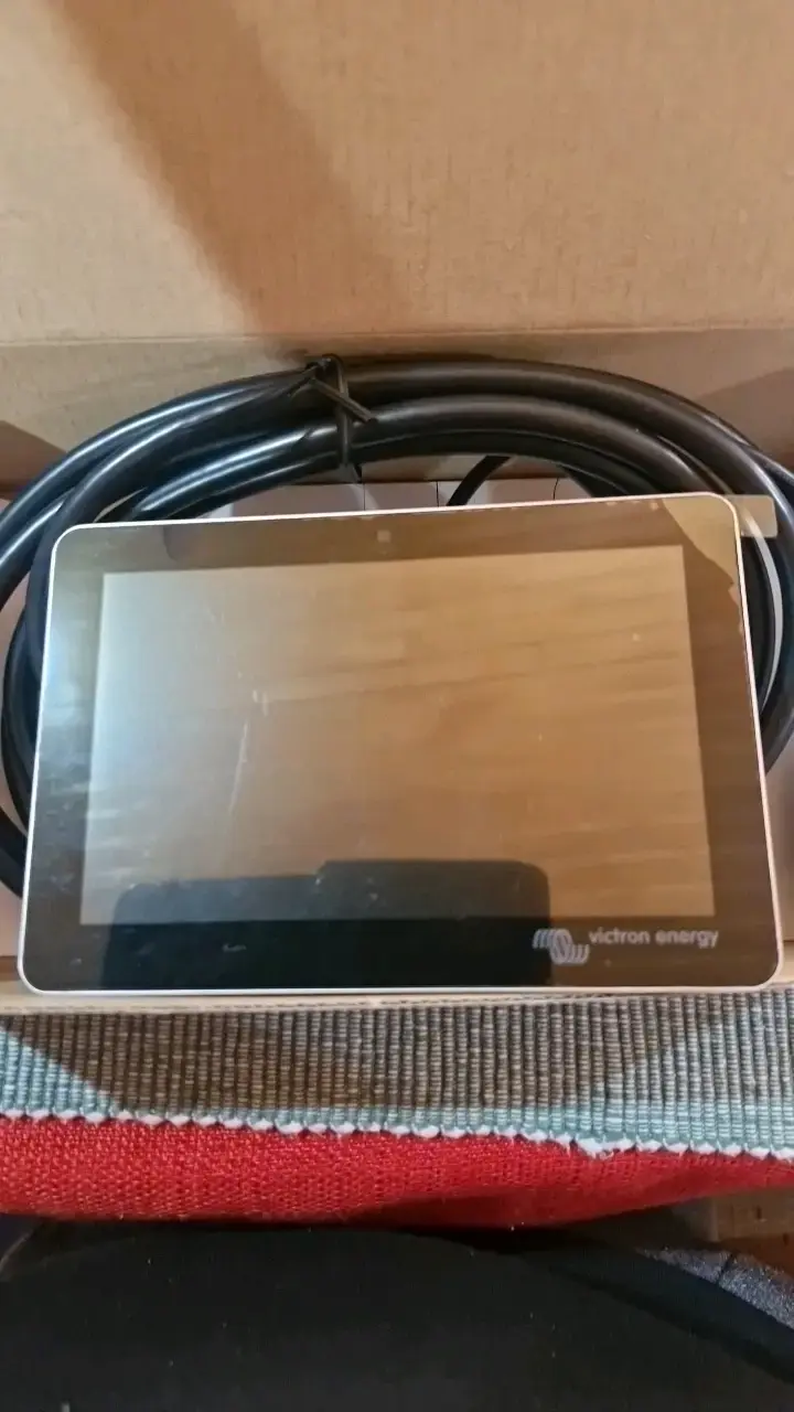 Monitor de energía Victron con cable
