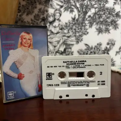 Cassette Raffaella Carrà Grandes Éxitos Shell 1989 - miniatura 4