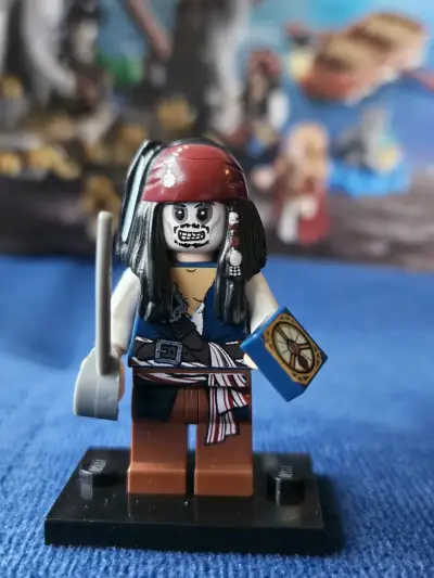 Set LEGO Piratas del Caribe Isla de la Muerte 4181 - miniatura 2