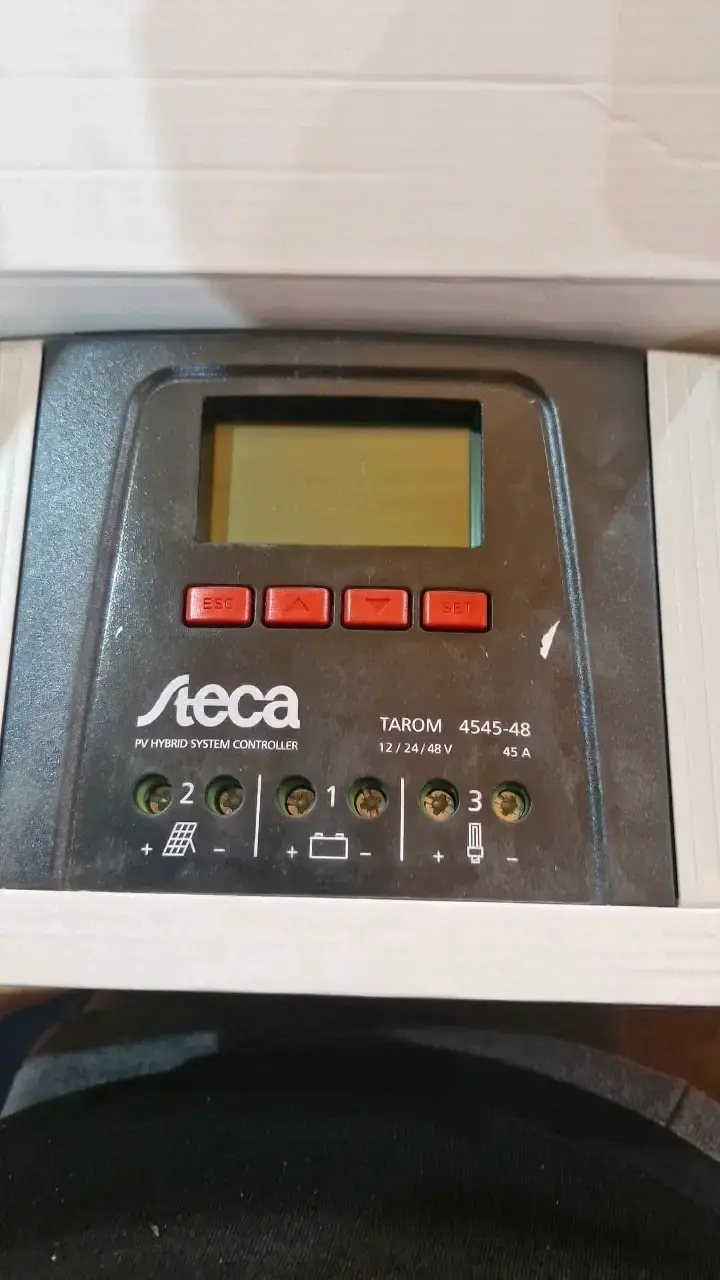 Controlador de sistema híbrido Steca Tarom 4545-48
