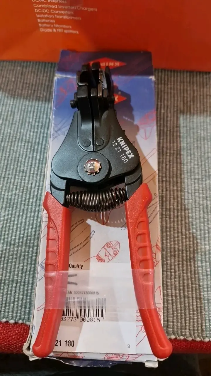 Pelacables Knipex 1221 180 con mango ergonómico