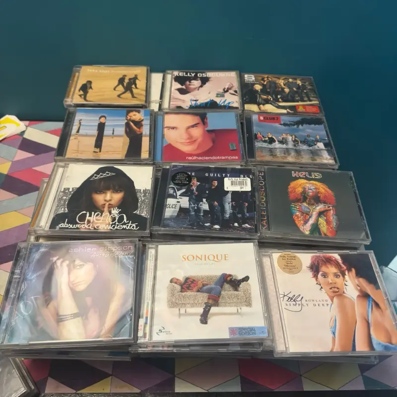 CDs de música pop y R&B - 2